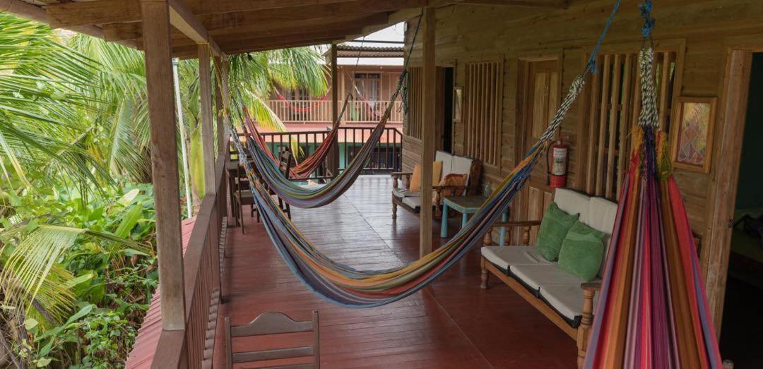 Valerie Emanuel Apartments Bocas del Toro Exterior photo
