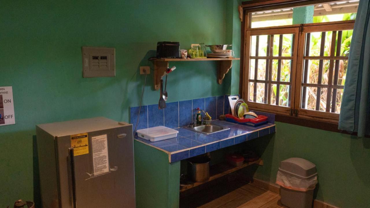 Valerie Emanuel Apartments Bocas del Toro Exterior photo