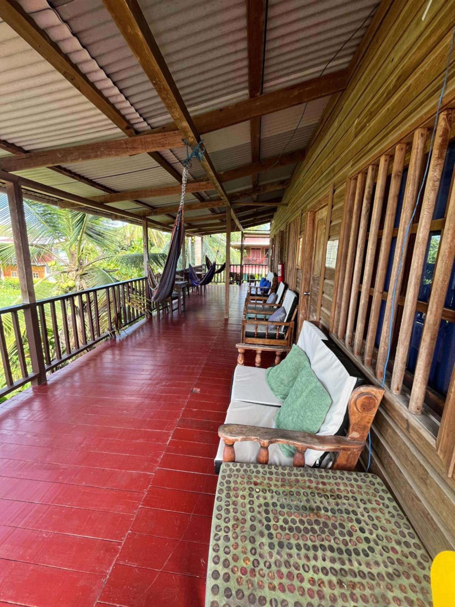Valerie Emanuel Apartments Bocas del Toro Exterior photo