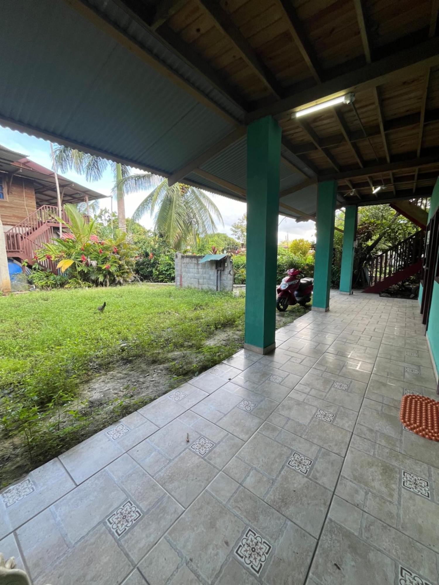 Valerie Emanuel Apartments Bocas del Toro Exterior photo