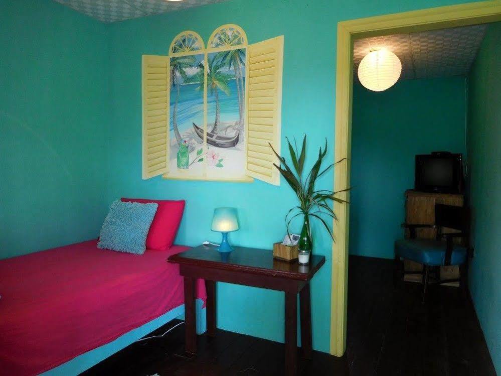 Valerie Emanuel Apartments Bocas del Toro Exterior photo