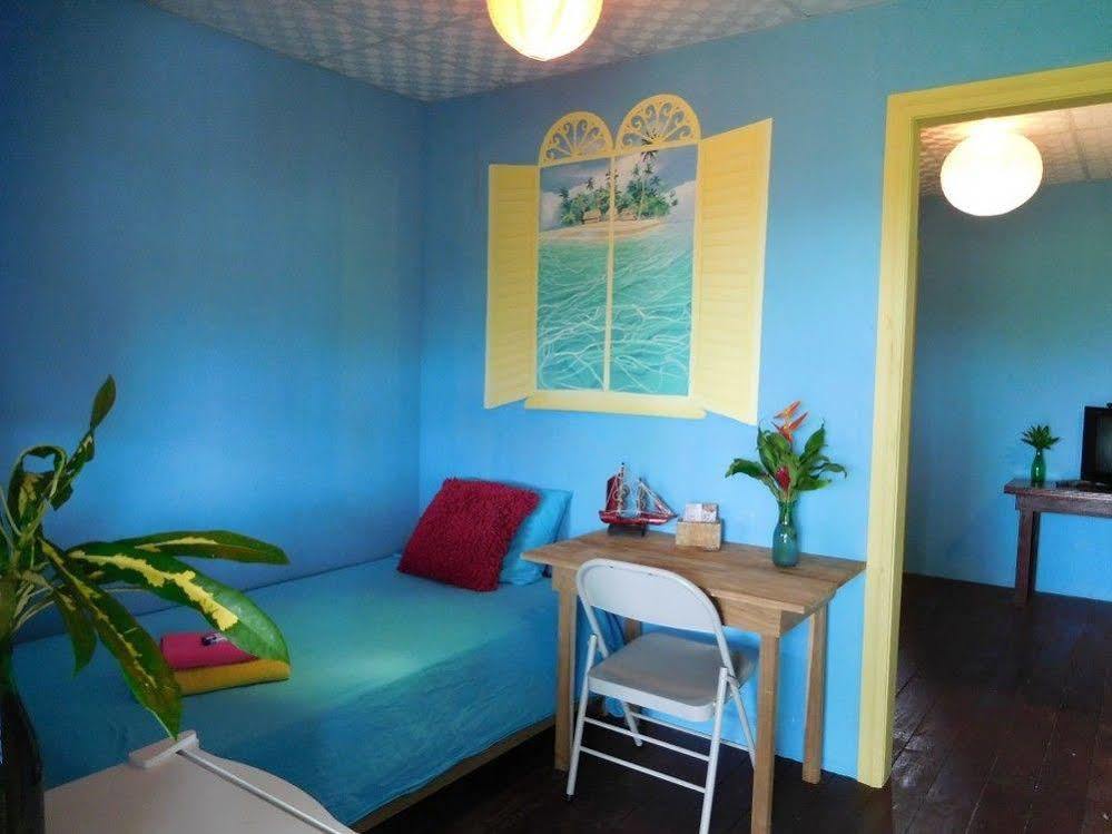 Valerie Emanuel Apartments Bocas del Toro Exterior photo