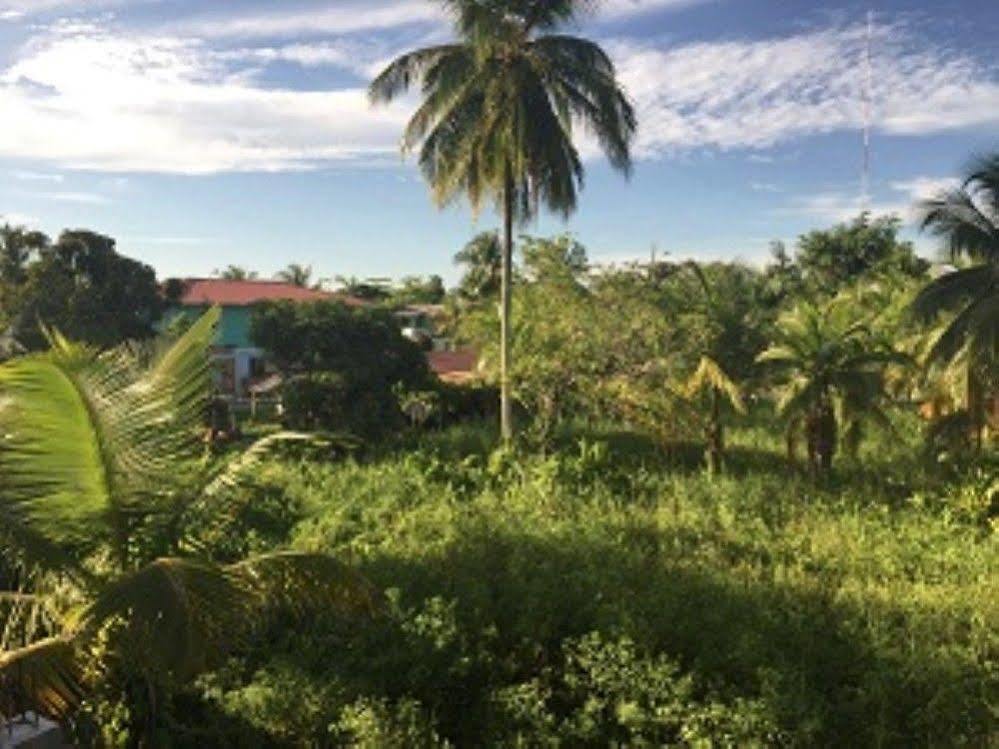 Valerie Emanuel Apartments Bocas del Toro Exterior photo